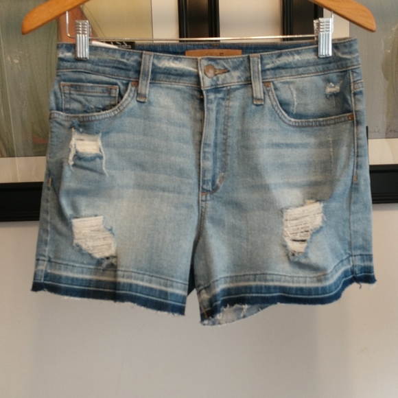 🎈💯 Joe's Jeans Distressed Shorts, NWT - Picture 2 of 8